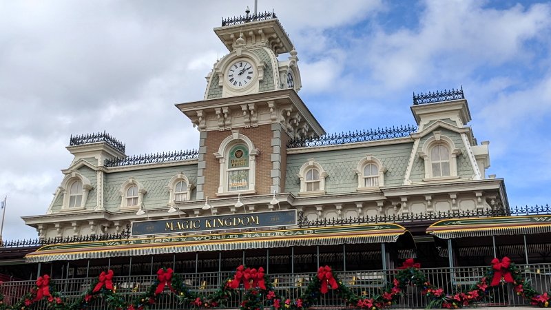 A Safe Fourth Quarter at the Orlando Theme Parks